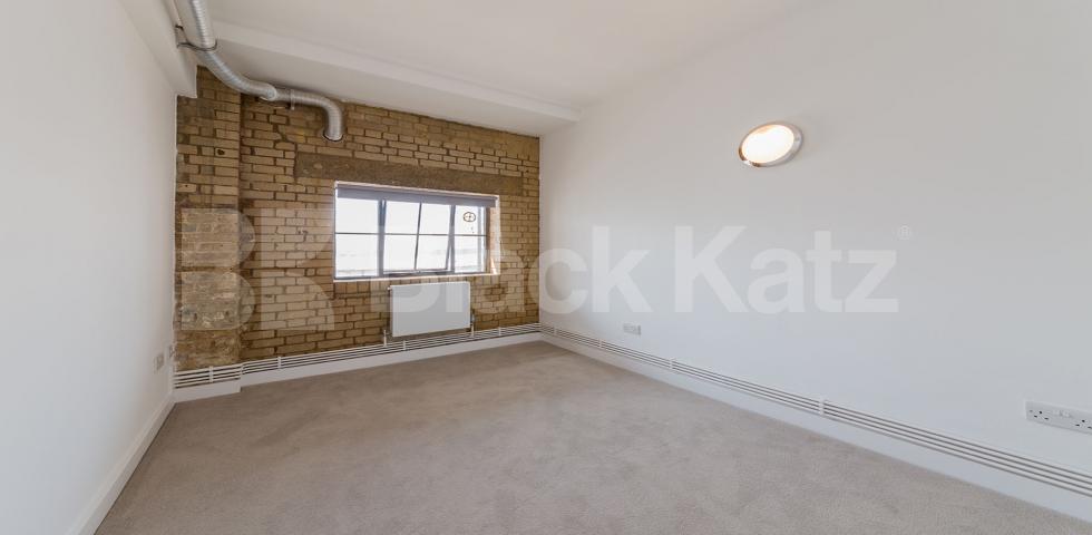 			NEW REBURBISHMENT, 3 Bedroom, 1 bath, 1 reception Apartment			 SPRINGFIELD HOUSE LOFTS-TYSSEN STREET, DALSTON E8